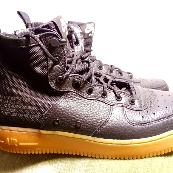 Nike SF AF1 Urban Utility Black Gum Size 7Y (or size 8.5 Women) - Picture 2 of 7